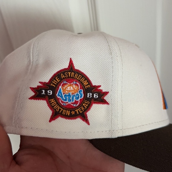 7 3/8 Houston Astros fitted. - Picture 2 of 4